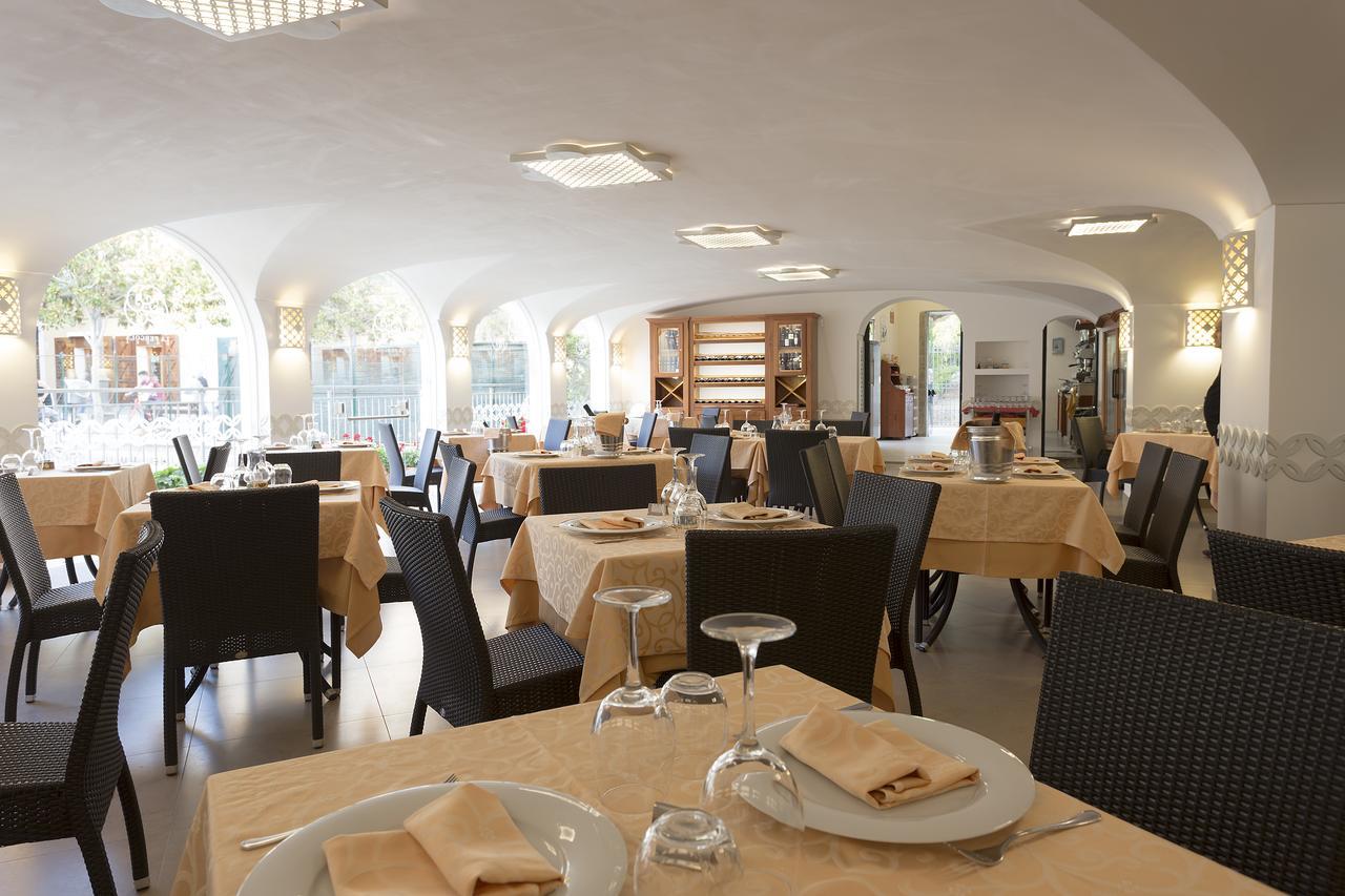 Hotel La Pergola Santa Maria di Castellabate Buitenkant foto